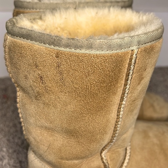 Fall UGGS - Picture 7 of 7